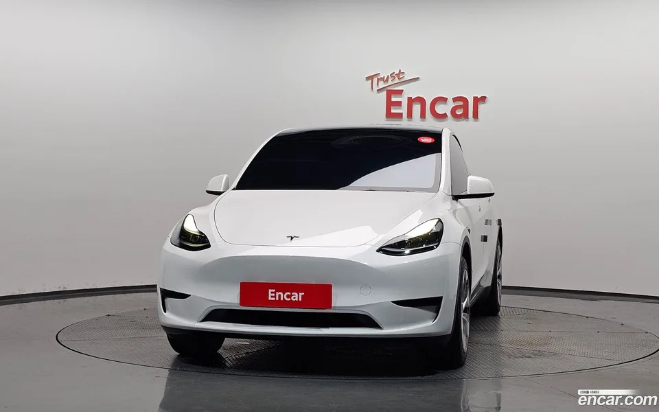 Tesla Model Y RWD 2024 — thumbnail 3