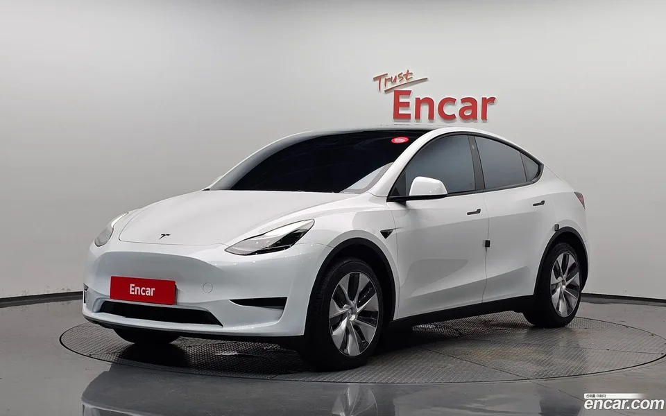 Tesla Model Y RWD 2024 — photo 1, buy with delivery to Moscow