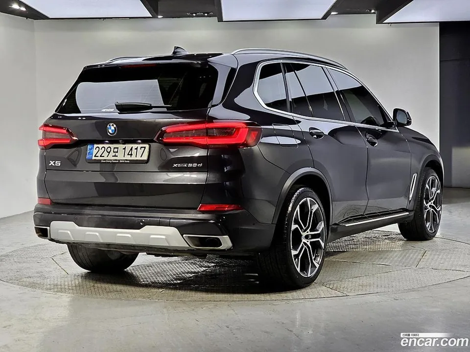 BMW X5 xDrive 30d xLine 2023 — thumbnail 4