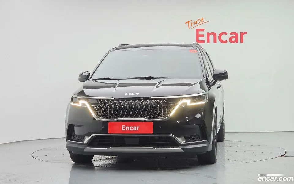 Kia Carnival 7 2023 — thumbnail 3