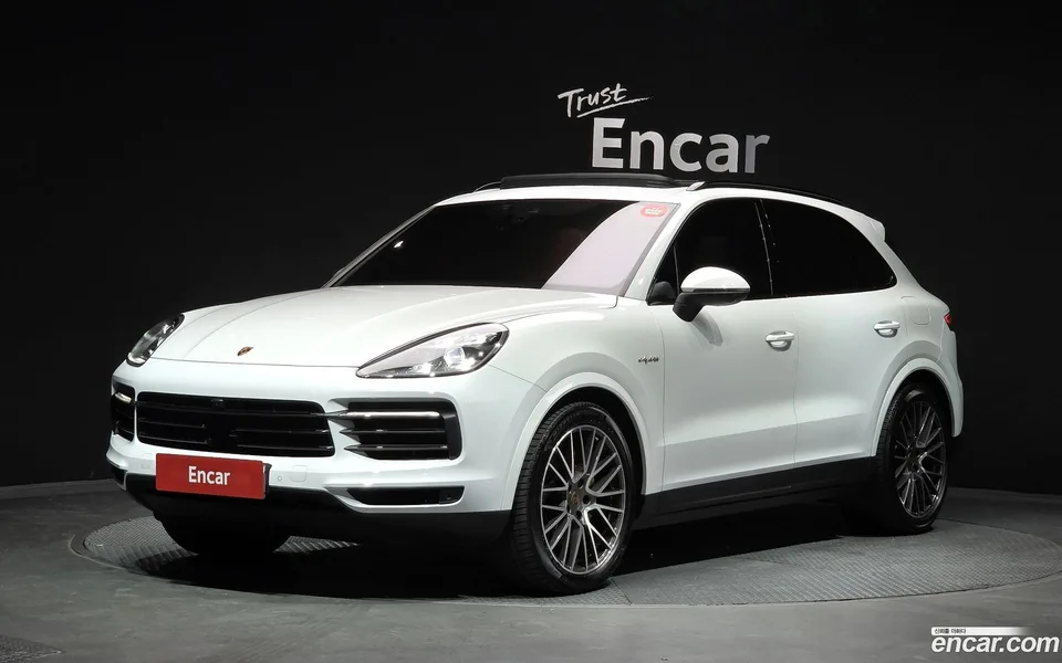 Porsche Cayenne 3.0 E- 2022 — photo 1, buy with delivery to Moscow