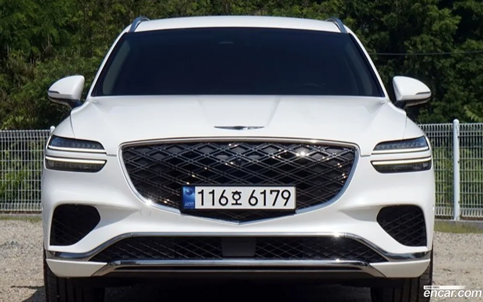 Genesis GV70 2.5T AWD 2025 — фото 1, купить с доставкой в Москву
