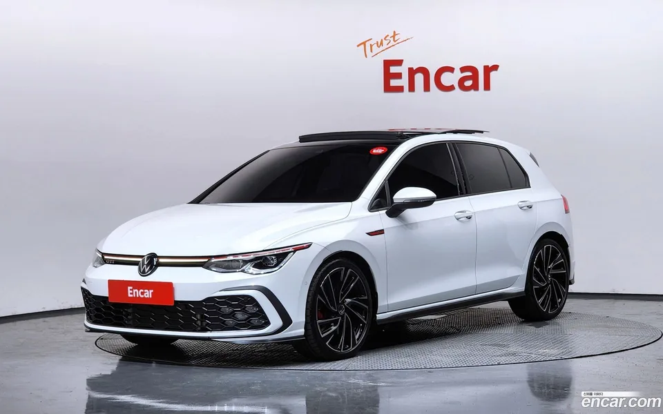 Volkswagen Golf 2.0 GTI 2024 — photo 1, buy with delivery to Moscow
