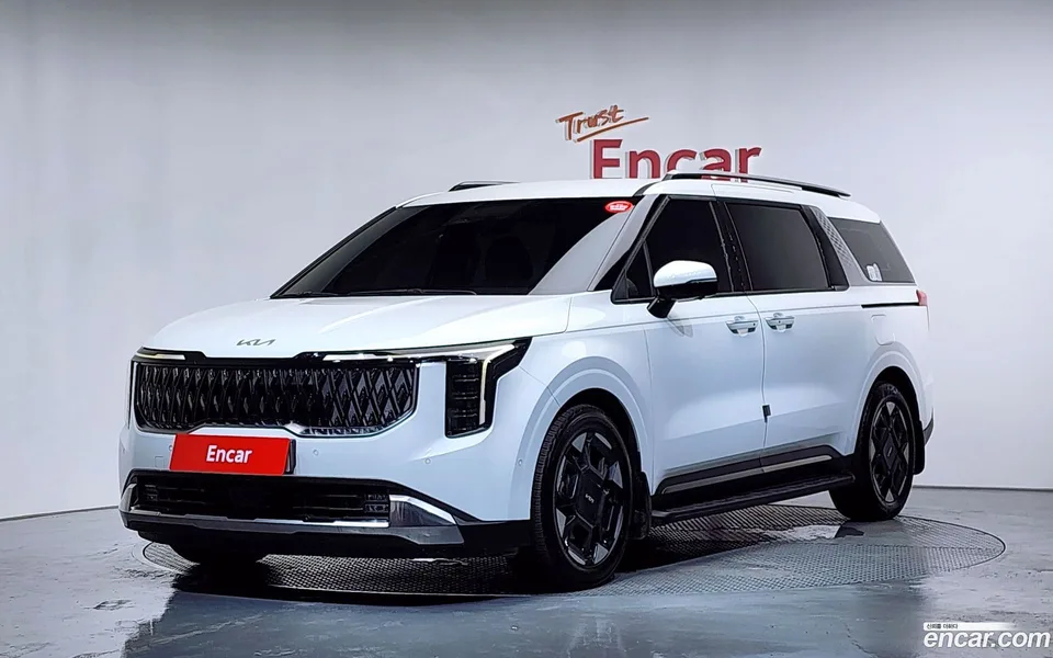 Kia Carnival HEV 7 2024 — фото 1, купить с доставкой в Москву