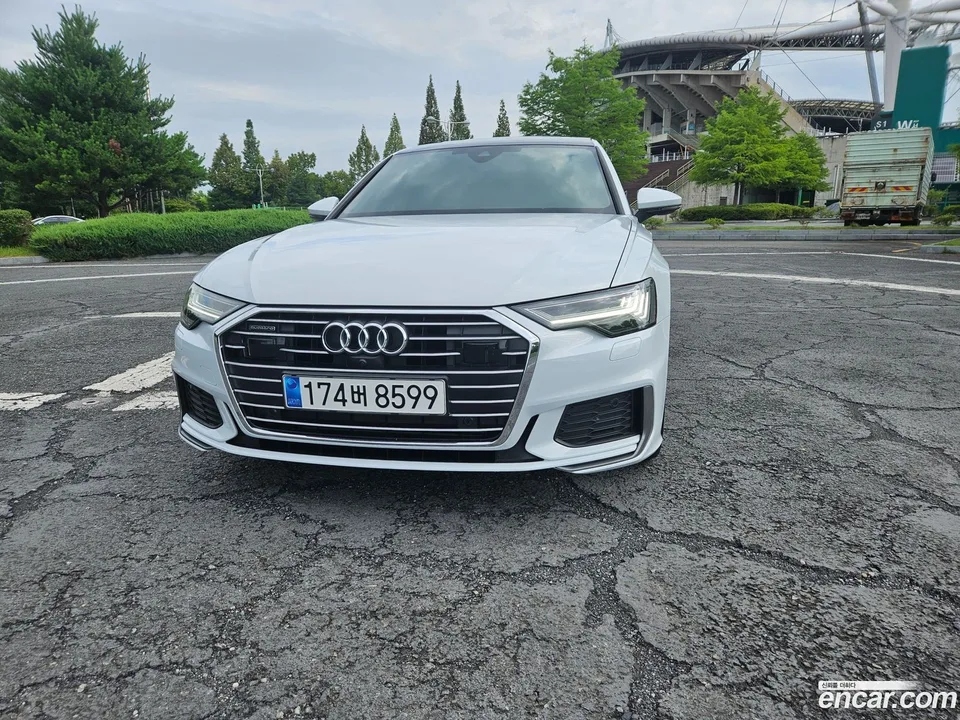 Audi A6 45 TFSI 2023 — photo 1, buy with delivery to Moscow
