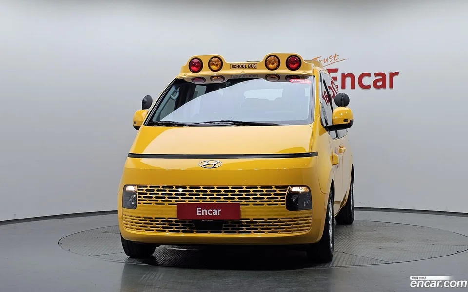 Hyundai Staria L3.5 2022 — thumbnail 3