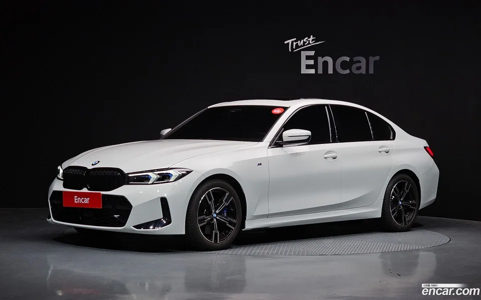 BMW 3 Series 320i M 2026 — photo 1, buy with delivery to Moscow