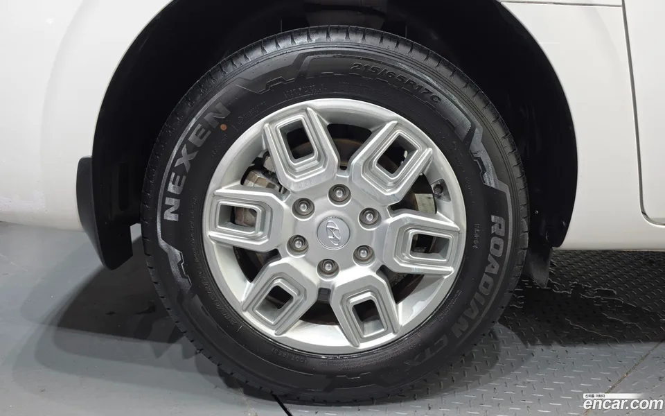 Hyundai Staria 3 2023 — thumbnail 5