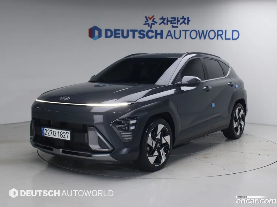 Hyundai Kona 2.0 2WD 2023 — photo 1, buy with delivery to Moscow