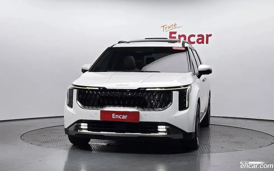 Kia Carnival 9 2023 — thumbnail 3