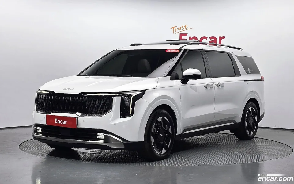 Kia Carnival 9 2023 — photo 1, buy with delivery to Moscow