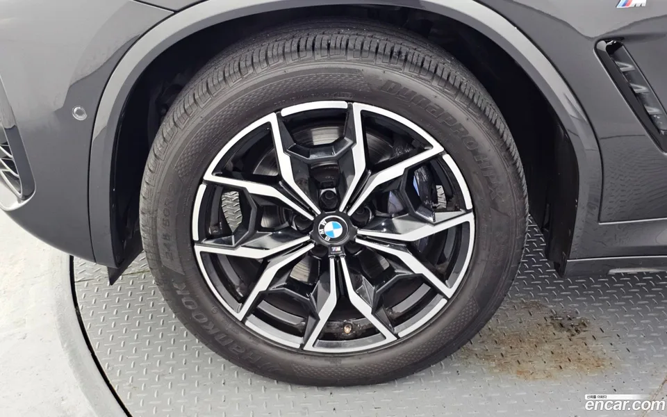 BMW X4 xDrive20i M 2023 — thumbnail 2