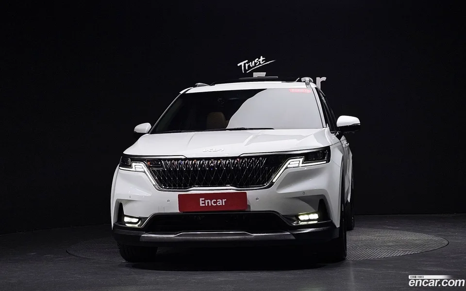 Kia Carnival 9 2023 — thumbnail 3