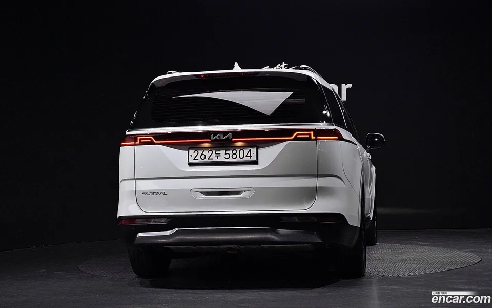 Kia Carnival 9 2023 — thumbnail 4