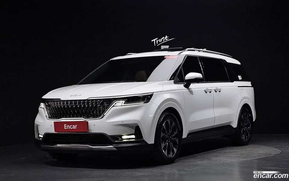 Kia Carnival 9 2023 — photo 1, buy with delivery to Moscow