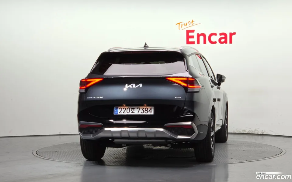 Kia Sportage Hybrid 2WD 2023 — миниатюра 4