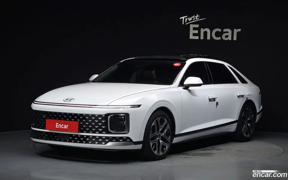 Hyundai Grandeur 2.5 2WD 2023 — photo 1, buy with delivery to Moscow