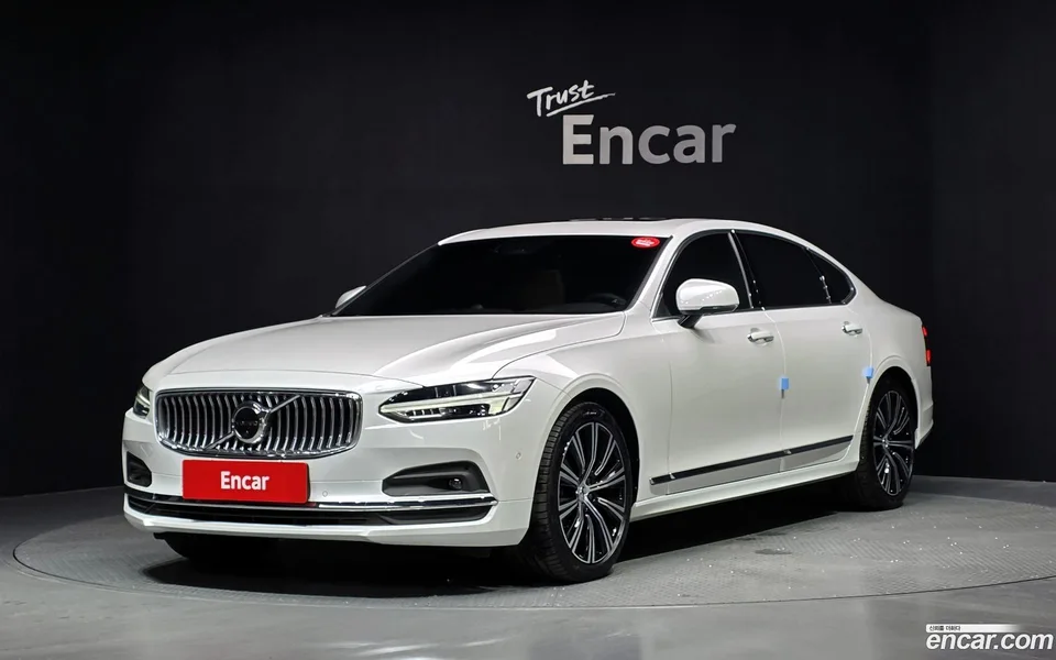 Volvo S90 B5 2023 — photo 1, buy with delivery to Moscow