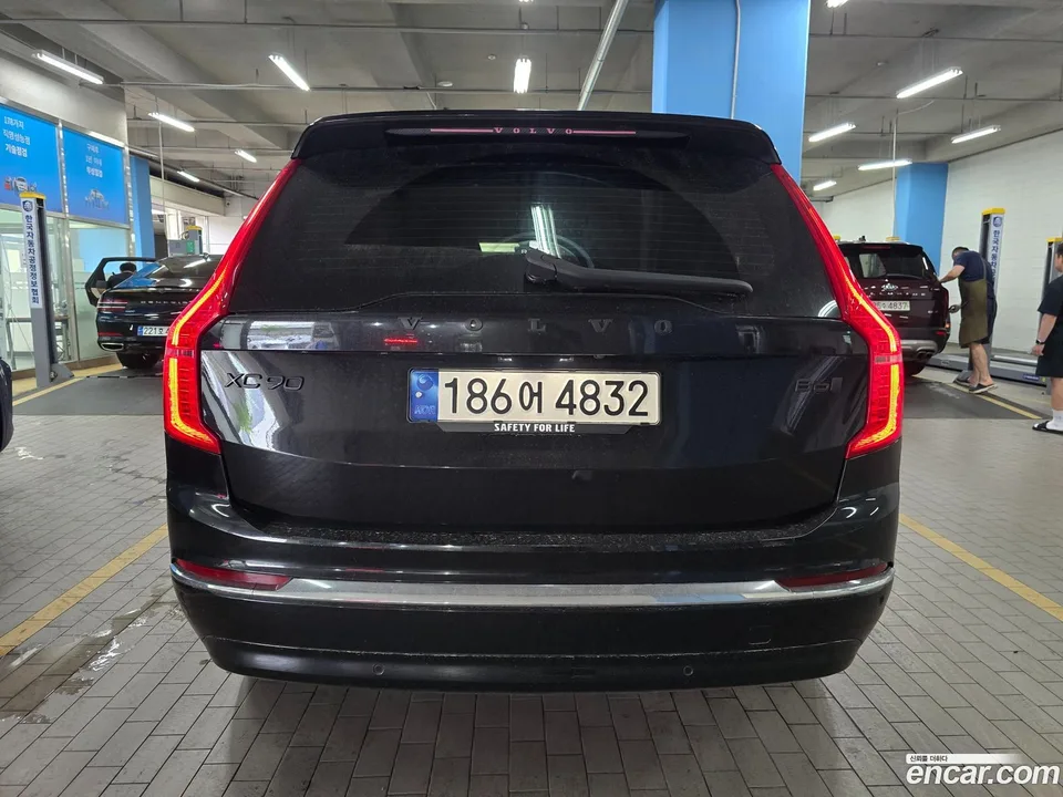 Volvo XC90 B6 2023 — thumbnail 3