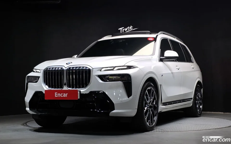 BMW X7 xDrive 40i M 6 2023 — фото 1, купить с доставкой в Москву