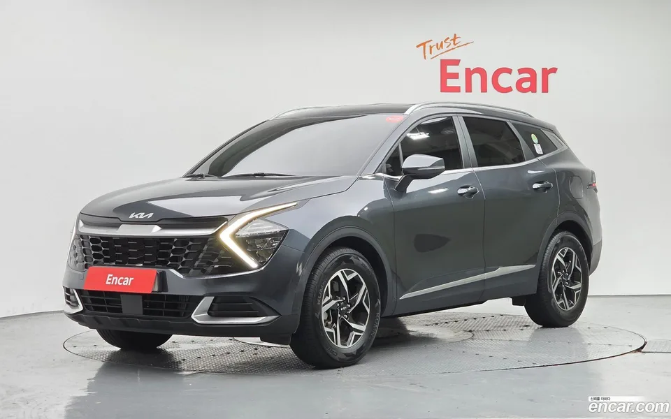 Kia Sportage 2.0 2WD 2023 — фото 1, купить с доставкой в Москву