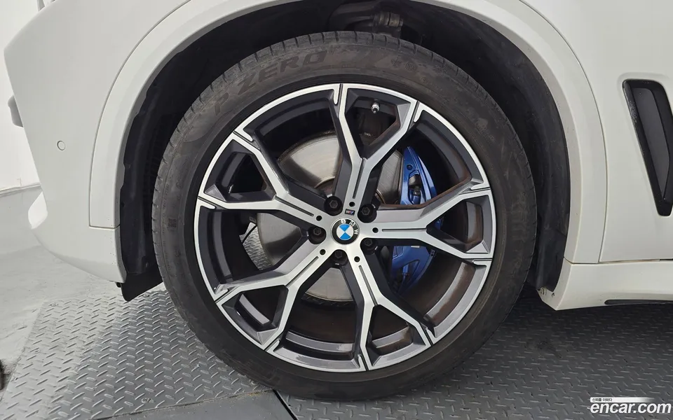 BMW X5 xDrive 40i M 2022 — thumbnail 5
