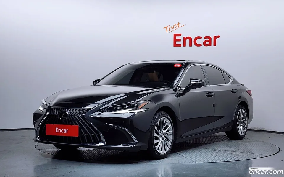 Lexus ES 300h 2024 — photo 1, buy with delivery to Moscow