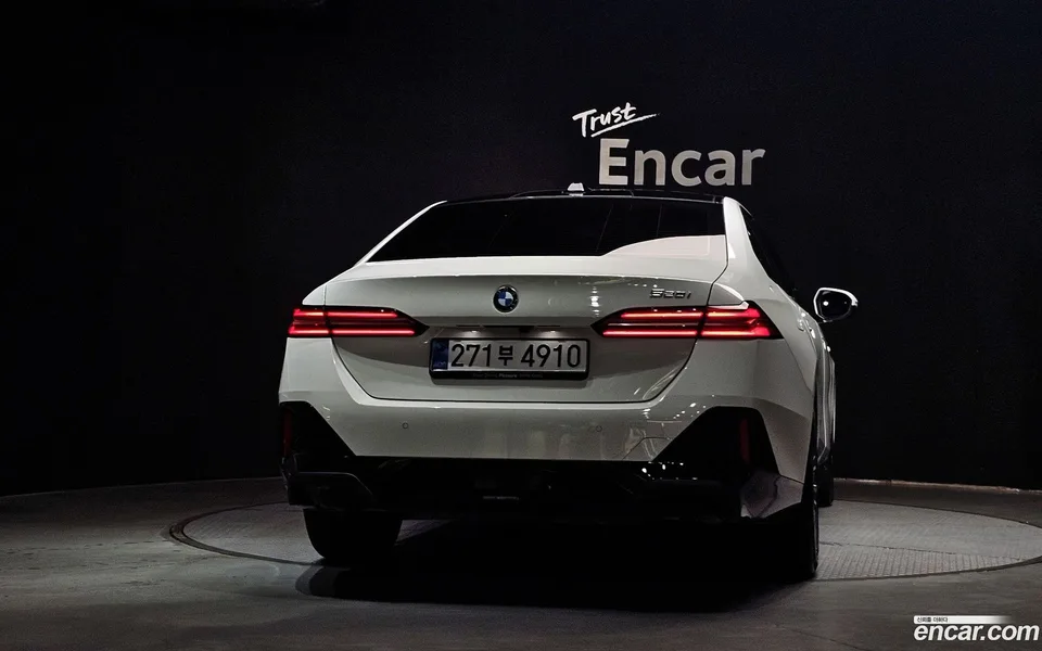 BMW 5 Series 520i M 2025 — thumbnail 4