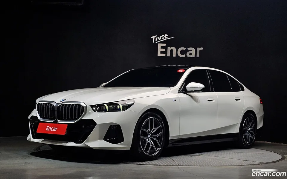 BMW 5 Series 520i M 2025 — photo 1, buy with delivery to Moscow