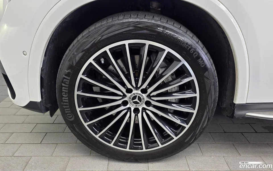 Mercedes-Benz GLC-Class GLC300 4MATIC 2024 — thumbnail 5