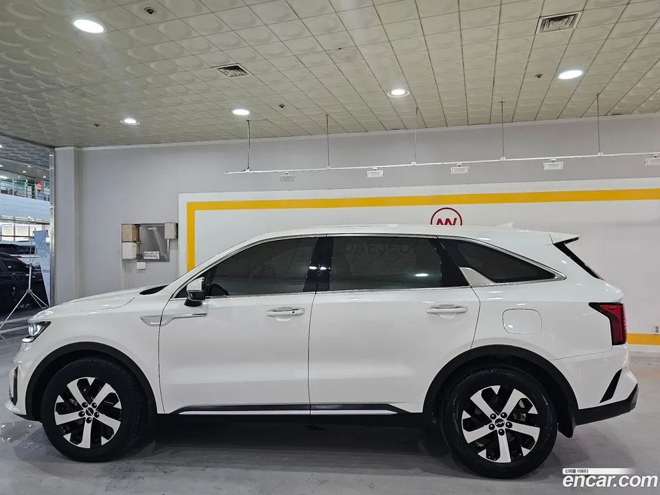 Kia Sorento 2.5T 2WD 2023 — thumbnail 4
