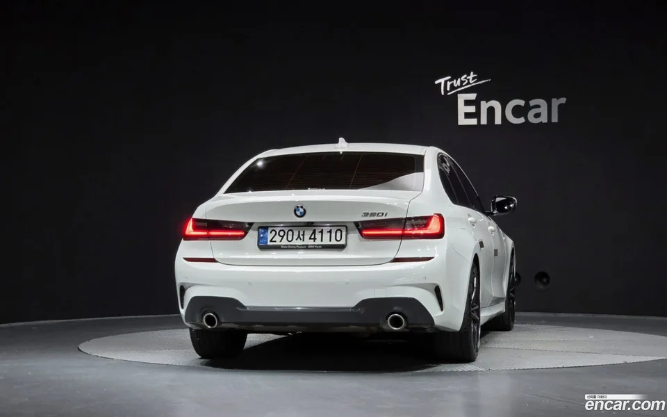 BMW 3 Series 320i M 2022 — thumbnail 4