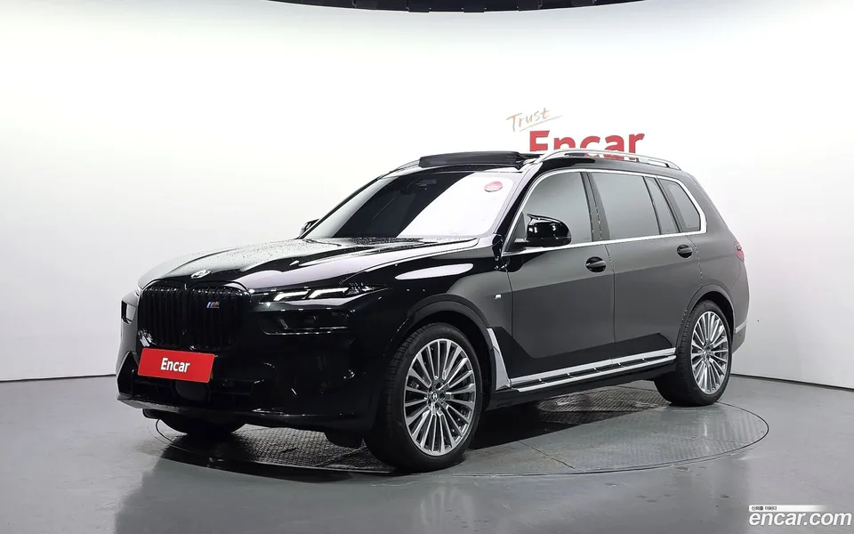 BMW X7 xDrive 40i 7 2025 — photo 1, buy with delivery to Moscow