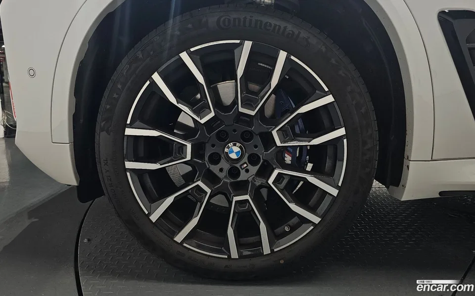 BMW X5 xDrive 40i M 2025 — thumbnail 2