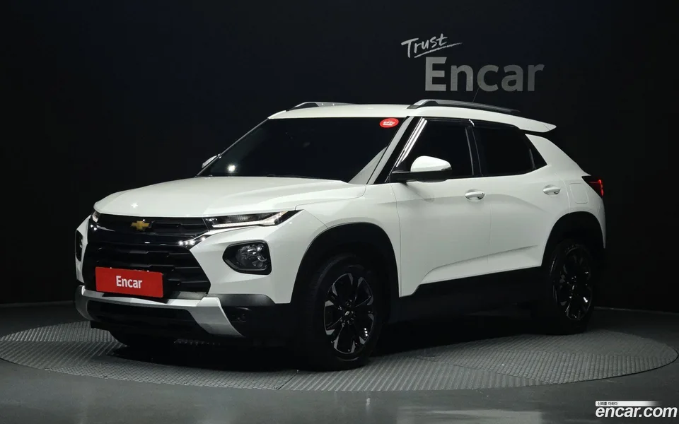 Chevrolet Trailblazer 1.3 2WD 2022 — photo 1, buy with delivery to Moscow