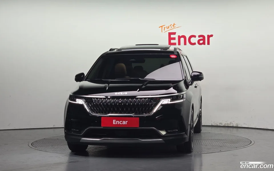 Kia Carnival 9 2023 — thumbnail 3
