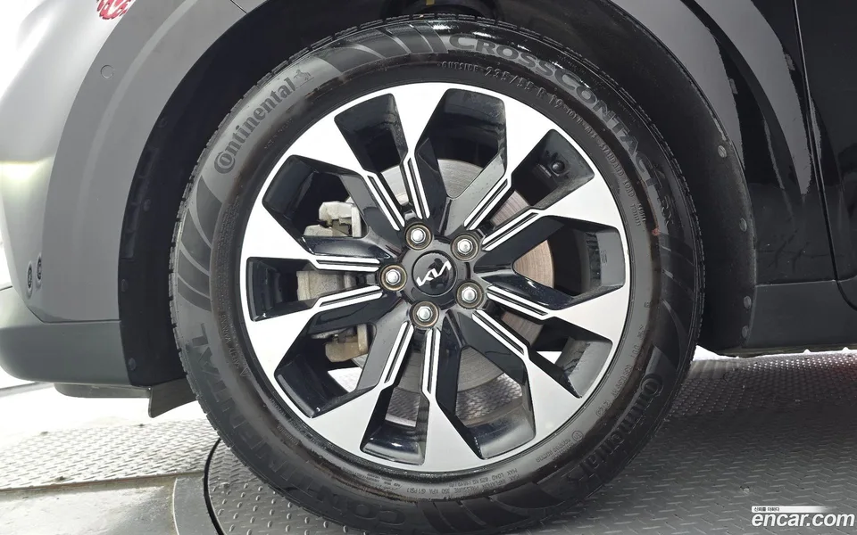 Kia Carnival 9 2023 — thumbnail 5