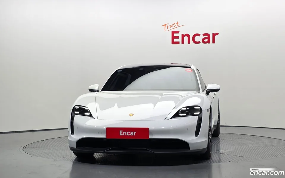 Porsche Taycan 2022 — thumbnail 3