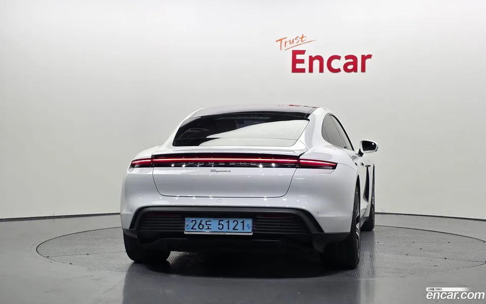 Porsche Taycan 2022 — thumbnail 4