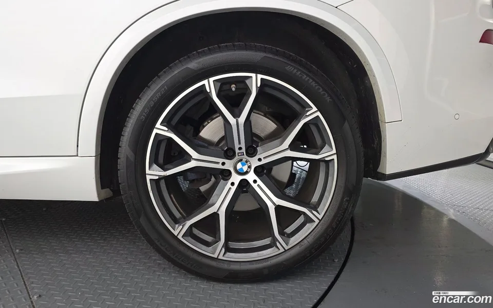 BMW X5 xDrive 30d M 2022 — thumbnail 2