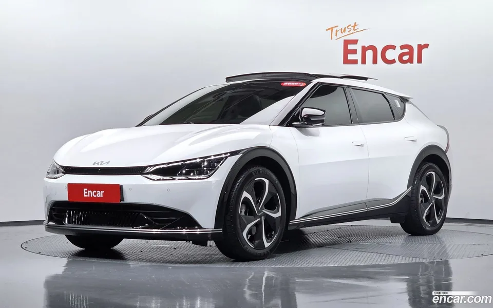 Kia EV6 2022 — photo 1, buy with delivery to Moscow