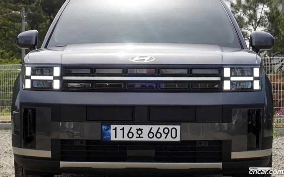 Hyundai SantaFe 2.5T 2WD 2025 — photo 1, buy with delivery to Moscow