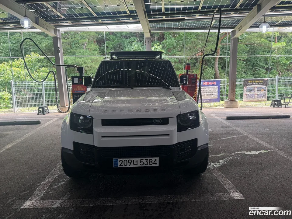 Land Rover Defender 90 D250 SE 2023 — photo 1, buy with delivery to Moscow