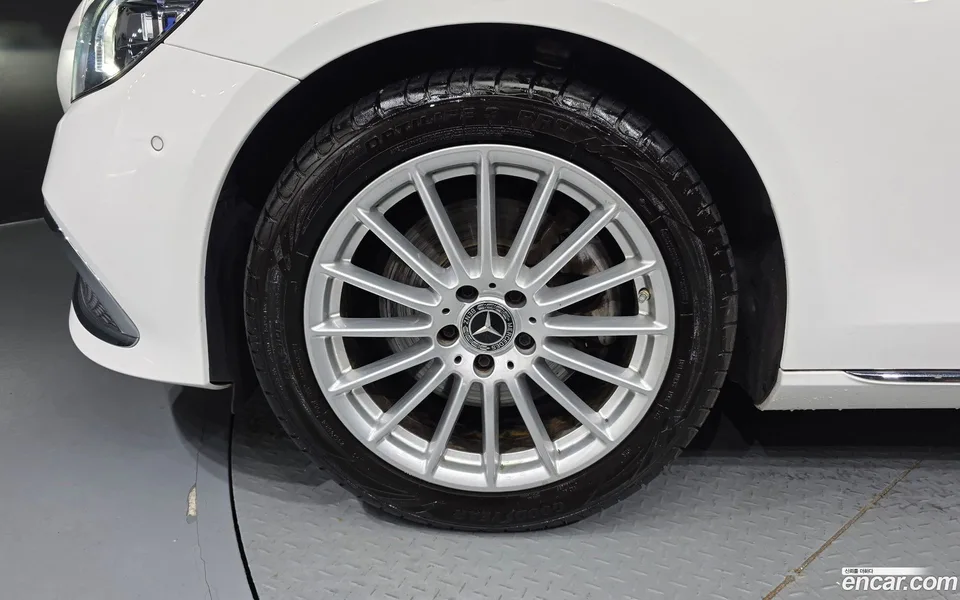 Mercedes-Benz E-Class E250 2022 — thumbnail 5