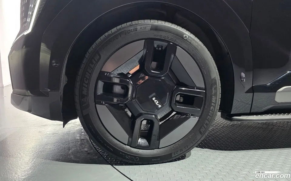 Kia EV9 4WD 2023 — thumbnail 2