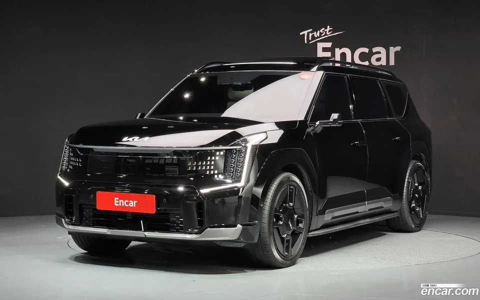 Kia EV9 4WD 2023 — photo 1, buy with delivery to Moscow