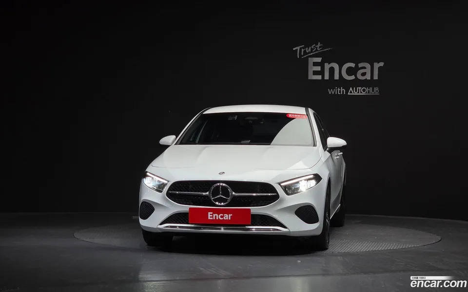 Mercedes-Benz A-Class A220 2025 — thumbnail 3