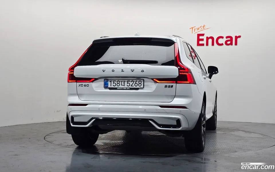 Volvo XC60 B5 2025 — thumbnail 4