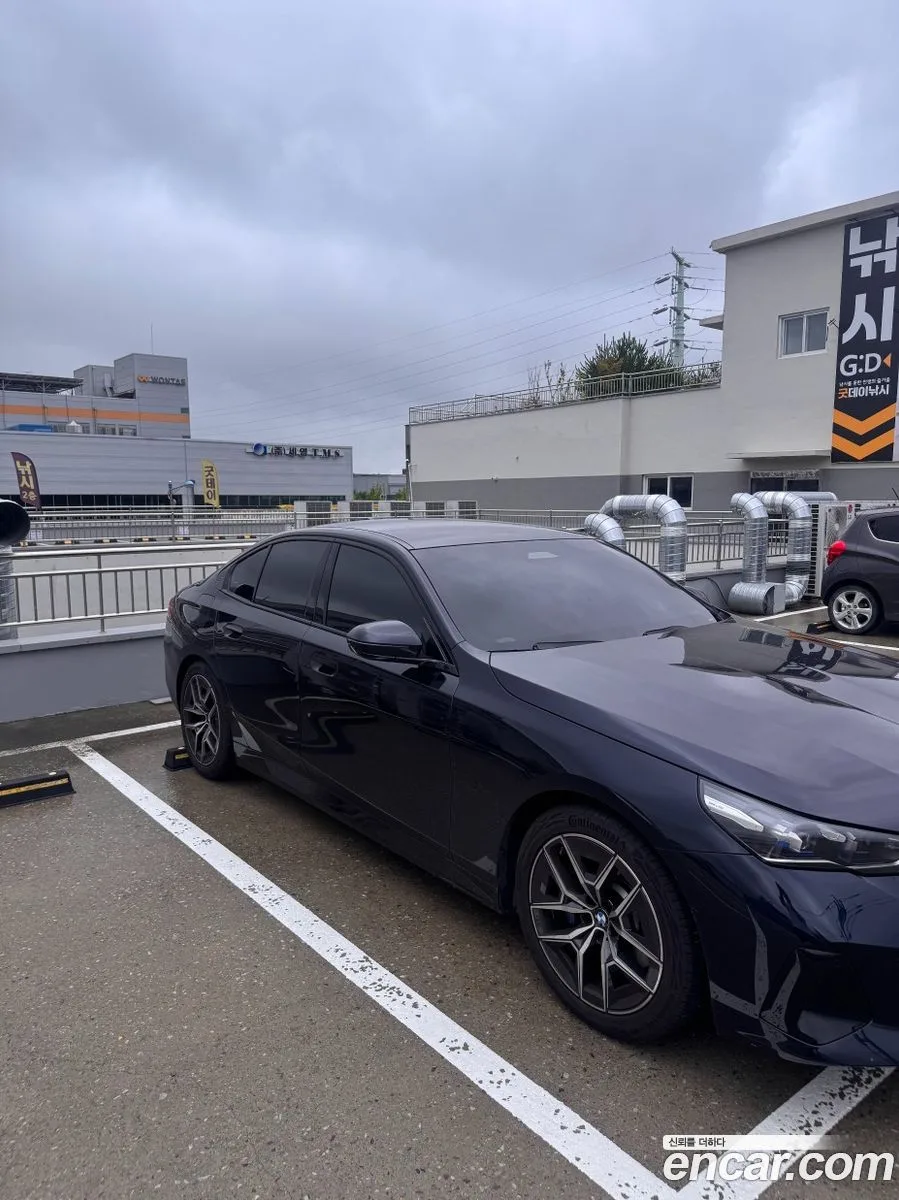 BMW 5 Series 520i M 2026 — thumbnail 3