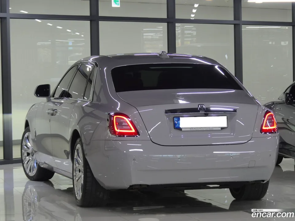 Rolls-Royce Ghost 6.7 EWB V12 2022 — thumbnail 3